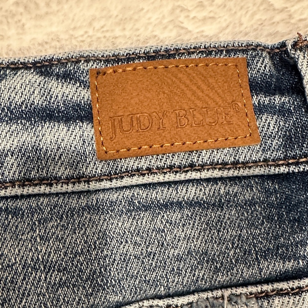 Judy Blue Light Wash Distressed Jean Shorts - Picture 6 of 7